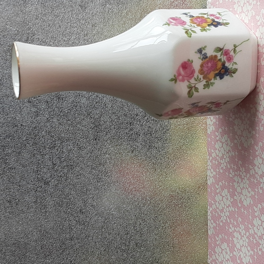 Ashleydale Staffordshire England 5" Vintage floral design Bone china Bud Vase